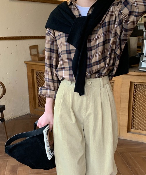 Jewelobe（ジュエローブ）の「コーデュロイカラーワイドパンツ（スラックス・レディース・ブラウン/ピンク/グリーン/アイボリー/ネイビー/ブラック・S/M）」の10枚目の写真