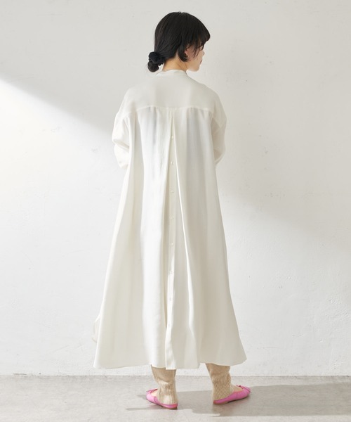 SHENERY（シーナリー）の「ヨーク切替ロングシャツワンピース（ワンピース・レディース・ネイビー/オフホワイト/ベージュ・FREE）」の5枚目の写真