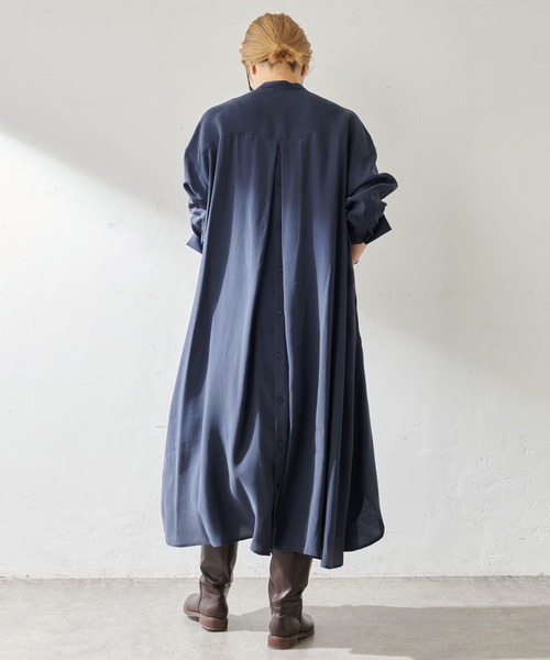 SHENERY（シーナリー）の「ヨーク切替ロングシャツワンピース（ワンピース・レディース・ネイビー/オフホワイト/ベージュ・FREE）」の15枚目の写真