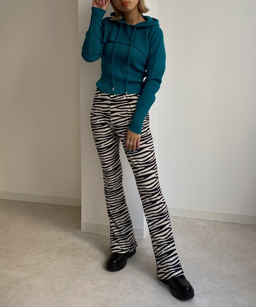 Avvenente（アベネンテ）の「【Avvenente】ゼブラ柄プリーツフレアパンツ（その他パンツ・レディース・ダークグリーン/ブラウン/アイボリー・FREE）」の4枚目の写真