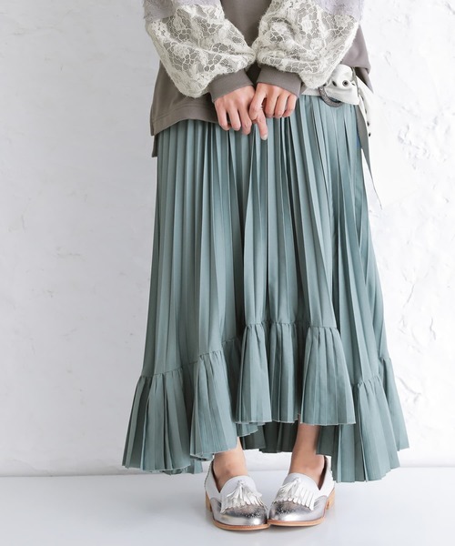 osharewalker(オシャレウォーカー)の「【廃盤】『アシメボリュームプリーツスカート』(スカート・レディース・ブラック/カーキ/ピンク/グレイッシュブルー・FREE)」の4枚目の写真