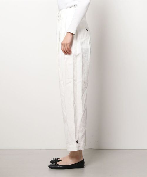 STUDIO NICHOLSON(スタジオニコルソン)の「スタジオニコルソン STUDIO NICHOLSON / DOUBLE PLEAT TAPERED PANT(その他パンツ・レディース・オフホワイト・000)」の2枚目の写真