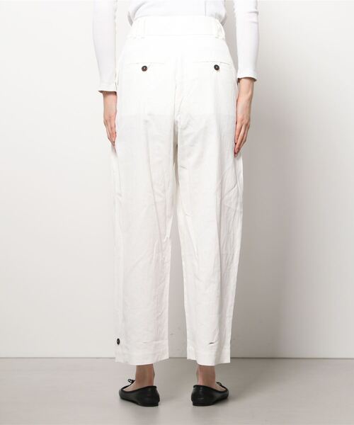 STUDIO NICHOLSON(スタジオニコルソン)の「スタジオニコルソン STUDIO NICHOLSON / DOUBLE PLEAT TAPERED PANT(その他パンツ・レディース・オフホワイト・000)」の3枚目の写真