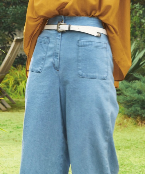 STRAWBERRY-FIELDS（ストロベリーフィールズ）の「【美人百花 9月号掲載】アリコットストレッチ　ワイドパンツ（デニムパンツ・レディース・ネイビー/ライトブルー・1/2）」の10枚目の写真