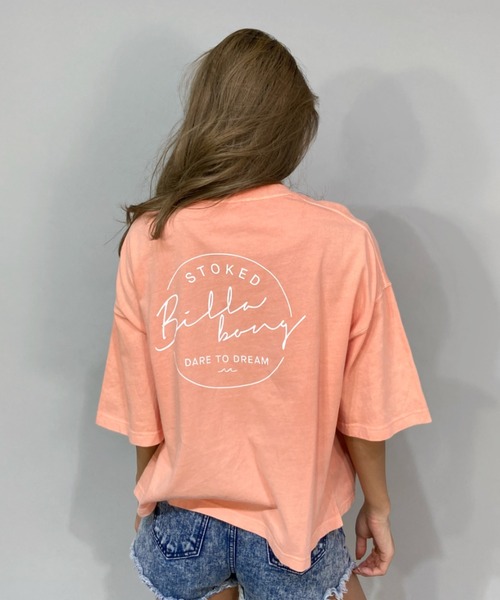 BILLABONG（ビラボン）の「BILLABONG/ビラボン  ショート丈  ルーズシルエットバックプリントTシャツ  BC013-207（Tシャツ/カットソー・レディース・ホワイト/ブラック/オレンジ/グリーン・M/L）」の4枚目の写真