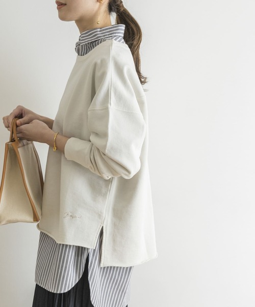 URBAN RESEARCH（アーバンリサーチ）の「製品染ボートネックスウェット（スウェット・レディース・ホワイト系その他/グリーン系その他/パープル系その他・FREE）」の2枚目の写真