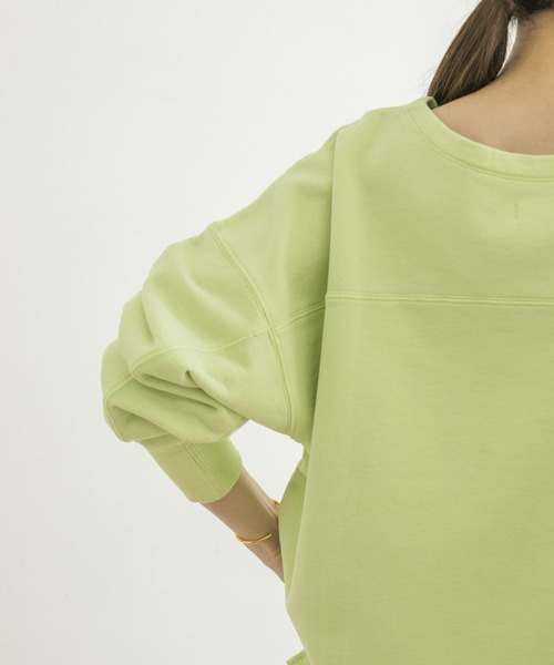URBAN RESEARCH（アーバンリサーチ）の「製品染ボートネックスウェット（スウェット・レディース・ホワイト系その他/グリーン系その他/パープル系その他・FREE）」の21枚目の写真