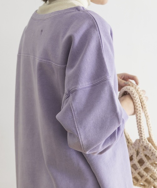 URBAN RESEARCH（アーバンリサーチ）の「製品染ボートネックスウェット（スウェット・レディース・ホワイト系その他/グリーン系その他/パープル系その他・FREE）」の11枚目の写真