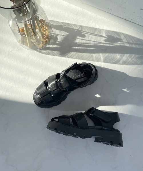 AS KNOW AS plus(アズノゥアズプラス)の「トラックソール グルカサンダル(サンダル・レディース・アイボリー/ブラック/グリーン/シルバー・M/L)」の3枚目の写真