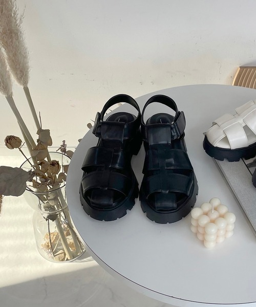 AS KNOW AS plus(アズノゥアズプラス)の「トラックソール グルカサンダル(サンダル・レディース・アイボリー/ブラック/グリーン/シルバー・M/L)」の8枚目の写真