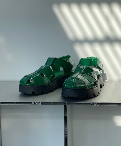 AS KNOW AS plus(アズノゥアズプラス)の「トラックソール グルカサンダル(サンダル・レディース・アイボリー/ブラック/グリーン/シルバー・M/L)」の11枚目の写真