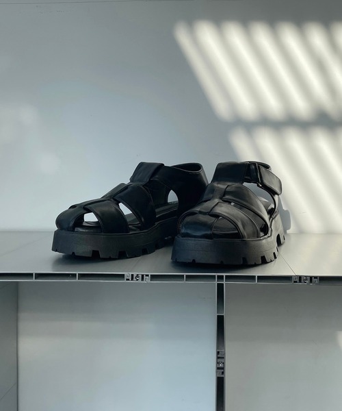 AS KNOW AS plus(アズノゥアズプラス)の「トラックソール グルカサンダル(サンダル・レディース・アイボリー/ブラック/グリーン/シルバー・M/L)」の12枚目の写真