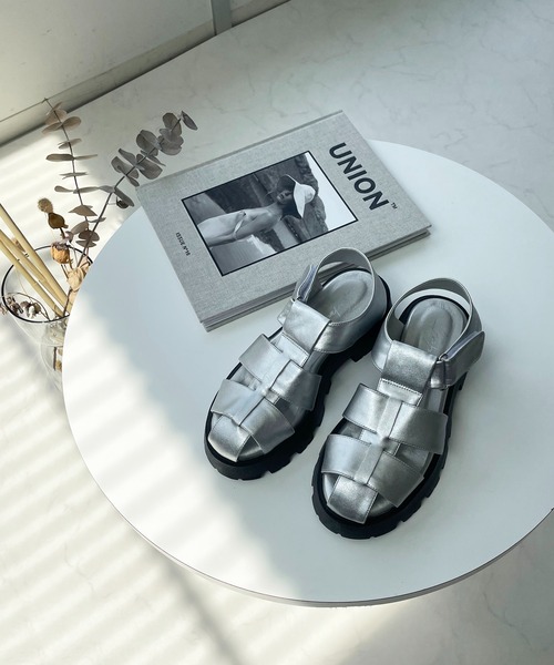 AS KNOW AS plus(アズノゥアズプラス)の「トラックソール グルカサンダル(サンダル・レディース・アイボリー/ブラック/グリーン/シルバー・M/L)」の15枚目の写真