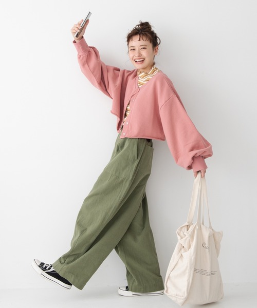 Crisp(クリスプ)の「ビッグシルエットミリタリーパンツ(カーゴパンツ・レディース・カーキ/アイボリー・FREE)」の2枚目の写真