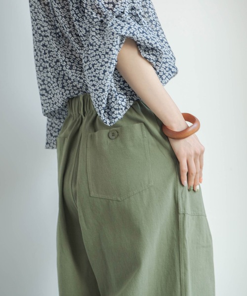 Crisp(クリスプ)の「ビッグシルエットミリタリーパンツ(カーゴパンツ・レディース・カーキ/アイボリー・FREE)」の7枚目の写真