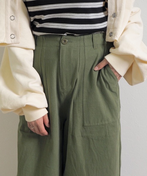 Crisp(クリスプ)の「ビッグシルエットミリタリーパンツ(カーゴパンツ・レディース・カーキ/アイボリー・FREE)」の14枚目の写真