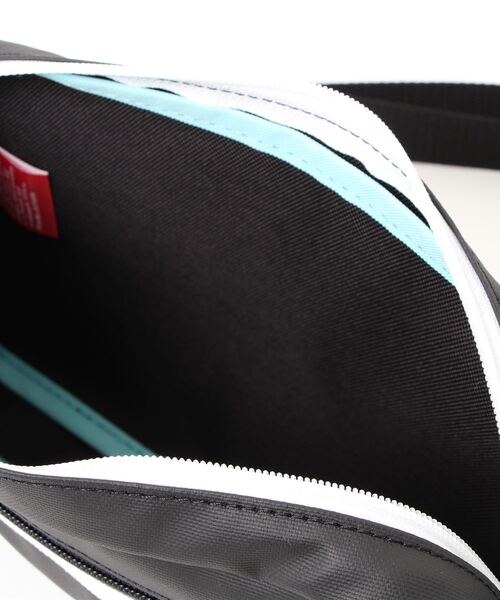 Manhattan Portage(マンハッタンポーテージ)の「【Manhattan Portage/マンハッタンポーテージ】 NAUGHTIAM別注 ミニショルダーバッグ(ショルダーバッグ・レディース・ブラック・FREE)」の2枚目の写真