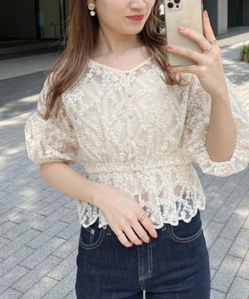 mysty woman（ミスティウーマン）の「刺繍レースペプラムブラウス 275572（シャツ/ブラウス・レディース・ブラック/グリーン/アイボリー・FREE）」の2枚目の写真