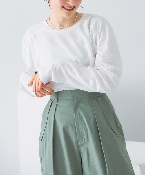 KBF（ケイビーエフ）の「ギャザーボリュームスリーブカットソー（Tシャツ/カットソー・レディース・オフホワイト/イエロー系その他/ブラック・ONE）」の4枚目の写真