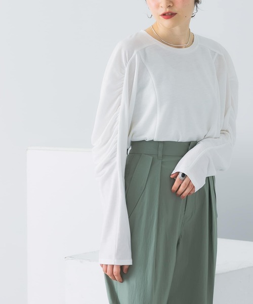 KBF（ケイビーエフ）の「ギャザーボリュームスリーブカットソー（Tシャツ/カットソー・レディース・オフホワイト/イエロー系その他/ブラック・ONE）」の6枚目の写真