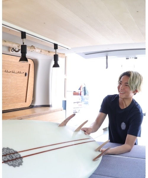 rip curl(リップカール)の「【RIPCURL(リップカール)】WETTIE ICON /バックプリント半袖Tシャツ(Tシャツ/カットソー・メンズ・ホワイト/ブラック/アクア/チャコール/ダークカーキ/イエロー系その他/ネイビー/イエロー/レッド系その他/グリーン系その他/ブルー・SMALL/MEDIUM/LARGE/X-LARGE/X-SMALL/XXX-LARGE/XX-LARGE)」の22枚目の写真