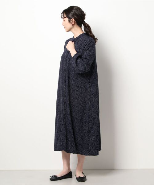Samansa Mos2 blue(サマンサモスモスブルー)の「ドット/無地前後2wayワンピース(ワンピース・レディース・ブラック/ネイビー/オフホワイト・フリ-)」の7枚目の写真