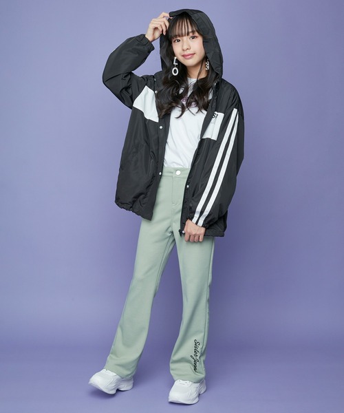 SISTER JENNI(SISTER JENNI)の「フード収納ウィンドブレーカー(ナイロンジャケット・キッズ・ブラック/ベージュ/ラベンダー・130cm/140cm/150cm/160cm)」の4枚目の写真