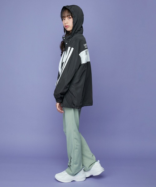 SISTER JENNI(SISTER JENNI)の「フード収納ウィンドブレーカー(ナイロンジャケット・キッズ・ブラック/ベージュ/ラベンダー・130cm/140cm/150cm/160cm)」の8枚目の写真
