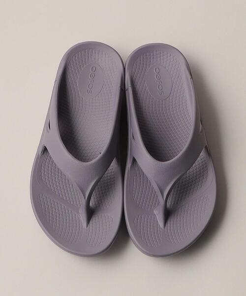 OOFOS(ウーフォス)の「<OOFOS(ウーフォス)>Ooriginal(サンダル・レディース・ワインレッド/ナチュラル/ライラック・8/7/6)」の8枚目の写真