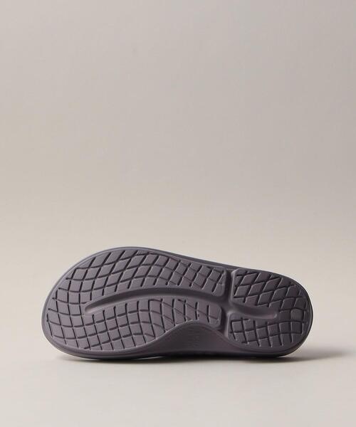 OOFOS(ウーフォス)の「<OOFOS(ウーフォス)>Ooriginal(サンダル・レディース・ワインレッド/ナチュラル/ライラック・8/7/6)」の9枚目の写真