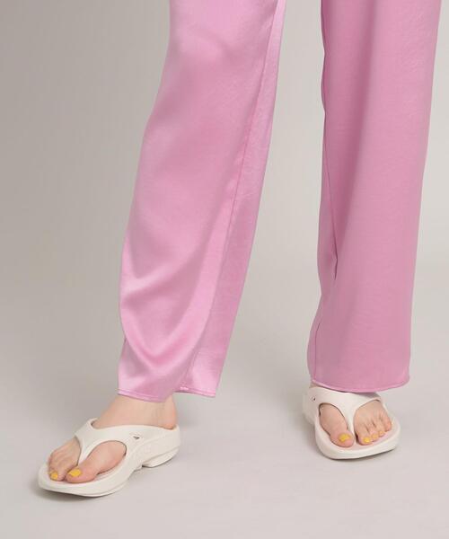 OOFOS(ウーフォス)の「<OOFOS(ウーフォス)>Ooriginal(サンダル・レディース・ワインレッド/ナチュラル/ライラック・8/7/6)」の12枚目の写真