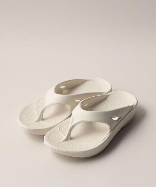 OOFOS(ウーフォス)の「<OOFOS(ウーフォス)>Ooriginal(サンダル・レディース・ワインレッド/ナチュラル/ライラック・8/7/6)」の14枚目の写真