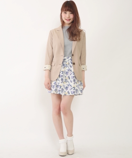 one after another NICE CLAUP（ワンアフターアナザーナイスクラップ）の「【non-no4月号掲載 ナイスクラップ】テーラードジャケット（テーラードジャケット・レディース・ベージュ/ネイビー/グレー・MEDIUM/LARGE）」の5枚目の写真