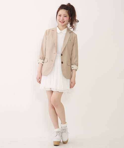 one after another NICE CLAUP（ワンアフターアナザーナイスクラップ）の「【non-no4月号掲載 ナイスクラップ】テーラードジャケット（テーラードジャケット・レディース・ベージュ/ネイビー/グレー・MEDIUM/LARGE）」の6枚目の写真