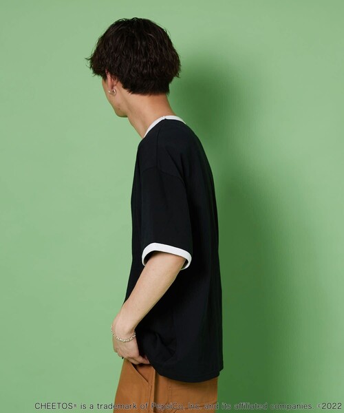 FREAK'S STORE（フリークスストア）の「WEB限定 CHEETOS/チートス 別注 ビッグシルエット サガラ刺繍 リンガーTシャツ（Tシャツ/カットソー・メンズ・ホワイト×グリーン/ブラック×ホワイト/ホワイト×ブラック・LARGE/MEDIUM/SMALL）」の12枚目の写真