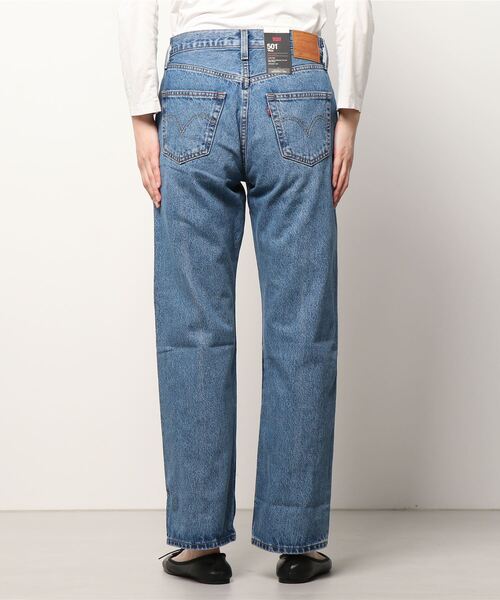 Levi's（リーバイス）の「90'S 501(R) DREW ME IN（デニムパンツ・レディース・ライトインディゴブルー・30inch/28inch/29inch/24inch/25inch/26inch/27inch/23inch）」の3枚目の写真