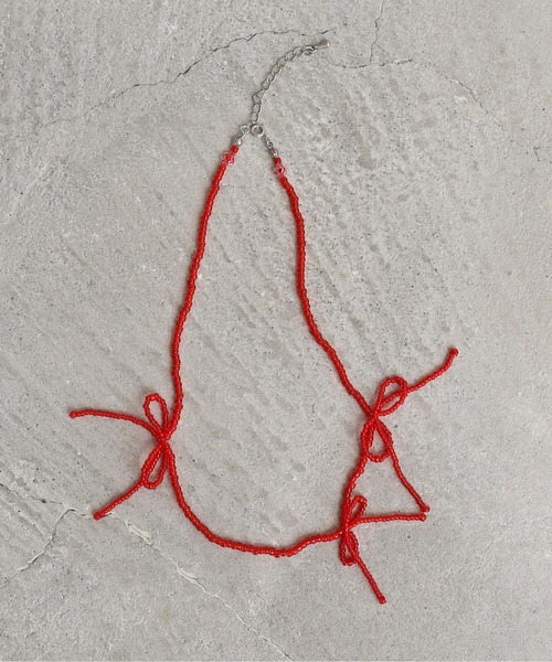 chambre de charme（シャンブルドゥシャーム）の「cdc ビーズ リボンむすび ネックレス（ネックレス・レディース・レッド/クリア・FREE）」の6枚目の写真