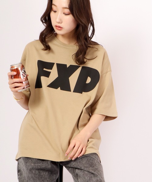 FLASH PACKER(フラッシュパッカー)の「FLASH PACKER Tシャツ(Tシャツ/カットソー・メンズ・ブラック/タン/ホワイト系その他/ホワイト・M/L/XL/S)」の1枚目の写真