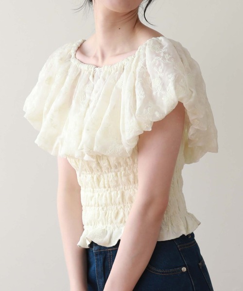 archives（アルシーヴ）の「バルーンフリルブラウス（シャツ/ブラウス・レディース・ブラック/アイボリー/グレイッシュベージュ・MEDIUM）」の5枚目の写真