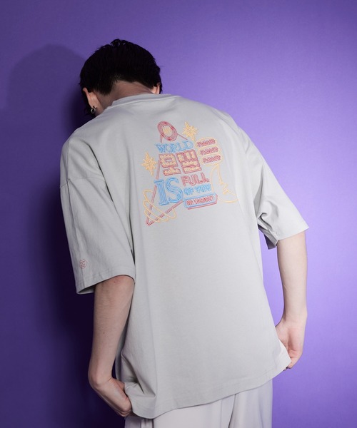 JUNRED(ジュンレッド)の「はらわたちゅん子プリントTシャツ(Tシャツ/カットソー・メンズ・グレー/ライトグレー/グレー系その他/チャコールグレー・M/L/S)」の1枚目の写真