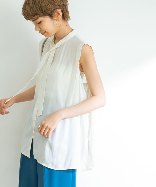 URBAN RESEARCH(アーバンリサーチ)の「割繊ボウタイブラウス(シャツ/ブラウス・レディース・ベージュ/オフホワイト/ブラック系その他・FREE)」の8枚目の写真