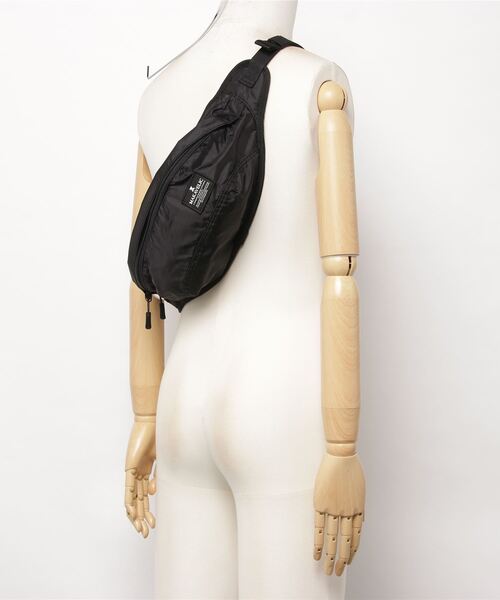 MAKAVELIC（マキャベリック）の「【MAKAVELIC】RICO SUPER LIGHT WAIST BAG（ボディバッグ/ウエストポーチ・メンズ・ブラック/ベージュ/ネイビー・FREE）」の4枚目の写真