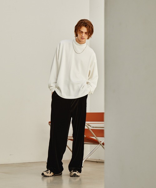 EMMA CLOTHES(エマクローズ)の「ドレープポンチ モックネックサイドスリット ルーズベーシックL/Sカットソー EMMA CLOTHES(Tシャツ/カットソー・メンズ・ダークオレンジ/チャコール/ホワイト/ブラック/ブルー・M/L)」の7枚目の写真