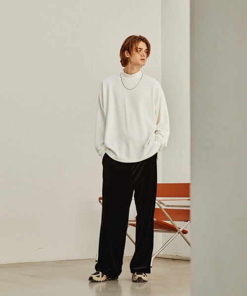 EMMA CLOTHES(エマクローズ)の「ドレープポンチ モックネックサイドスリット ルーズベーシックL/Sカットソー EMMA CLOTHES(Tシャツ/カットソー・メンズ・ダークオレンジ/チャコール/ホワイト/ブラック/ブルー・M/L)」の14枚目の写真