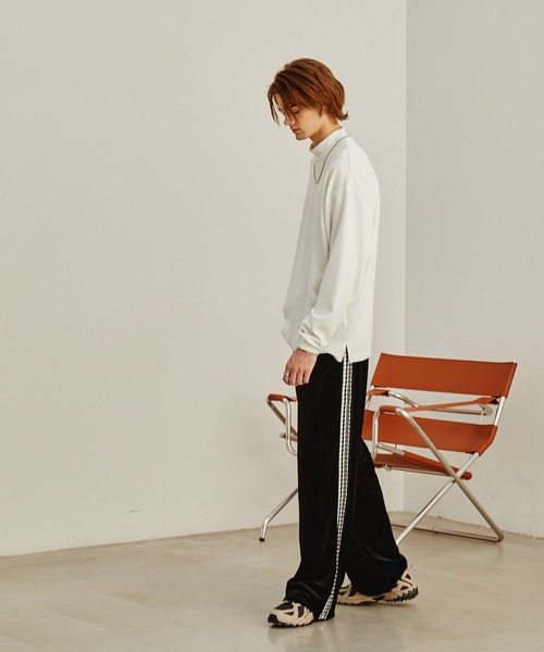 EMMA CLOTHES(エマクローズ)の「ドレープポンチ モックネックサイドスリット ルーズベーシックL/Sカットソー EMMA CLOTHES(Tシャツ/カットソー・メンズ・ダークオレンジ/チャコール/ホワイト/ブラック/ブルー・M/L)」の15枚目の写真