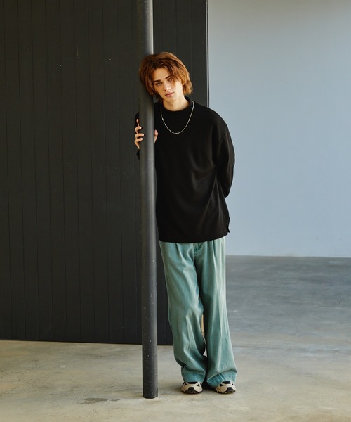 EMMA CLOTHES(エマクローズ)の「ドレープポンチ モックネックサイドスリット ルーズベーシックL/Sカットソー EMMA CLOTHES(Tシャツ/カットソー・メンズ・ダークオレンジ/チャコール/ホワイト/ブラック/ブルー・M/L)」の9枚目の写真