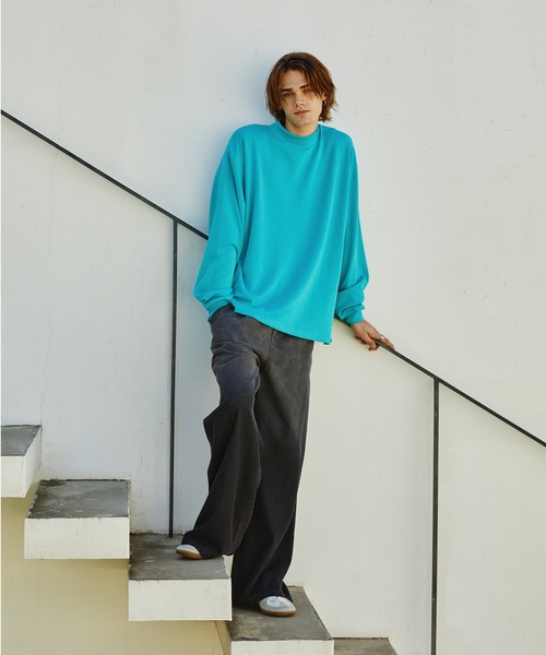 EMMA CLOTHES(エマクローズ)の「ドレープポンチ モックネックサイドスリット ルーズベーシックL/Sカットソー EMMA CLOTHES(Tシャツ/カットソー・メンズ・ダークオレンジ/チャコール/ホワイト/ブラック/ブルー・M/L)」の11枚目の写真