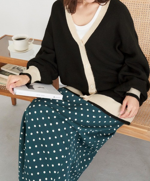 Chaco closet（チャコ クローゼット）の「配色切り替えVネックニットカーディガン（カーディガン/ボレロ・レディース・アイボリー/ブラック/レッド/パープル/オレンジ・FREE）」の11枚目の写真