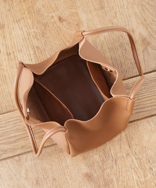 cache cache（カシュ カシュ）の「cache cache ファー取り外しバッグ ポーチ付き（トートバッグ・レディース・ブラック/ブラウン/グリーン・フリー）」の18枚目の写真