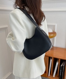 シンプルレザー ショルダーバッグ